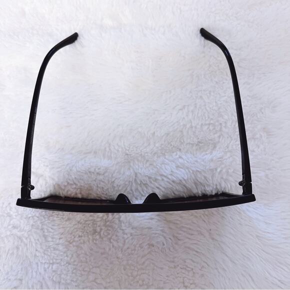 Ivonne Black Flat Oversized Square Sunglasses - Picture 5 of 11